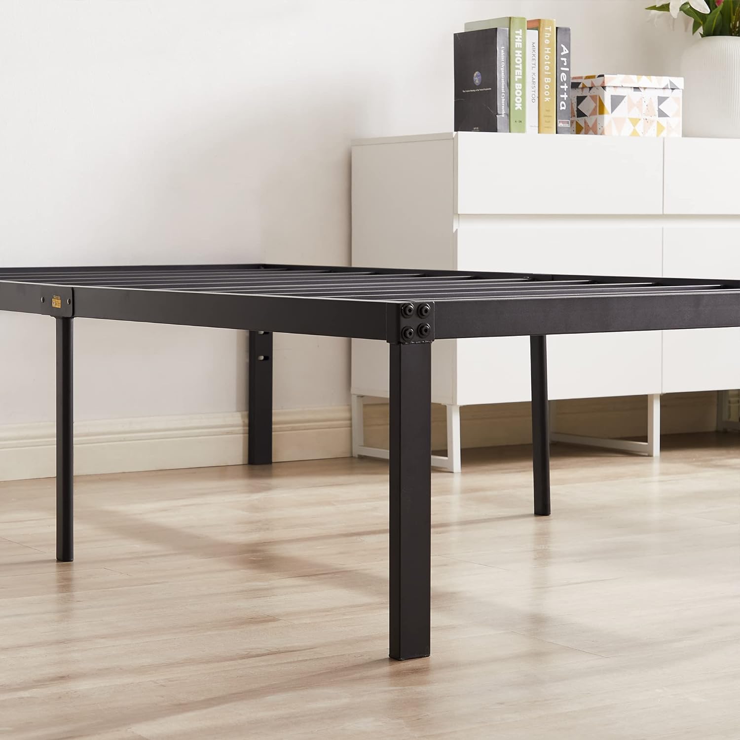 VECELO Metal Platform Bed Frame Heavy Duty Steel Slat, No Box Spring Needed - VECELO