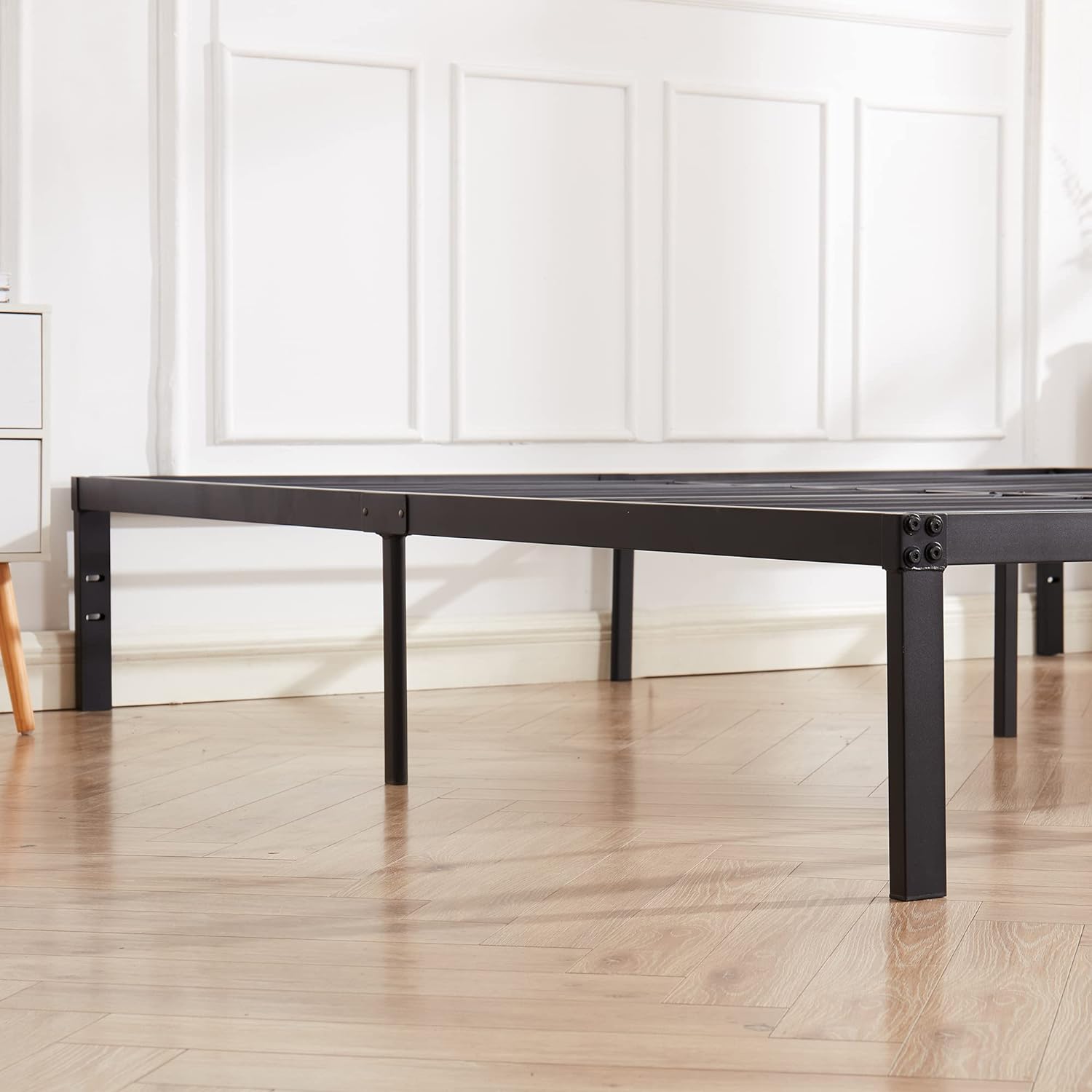 VECELO Metal Platform Bed Frame Heavy Duty Steel Slat, No Box Spring Needed - VECELO