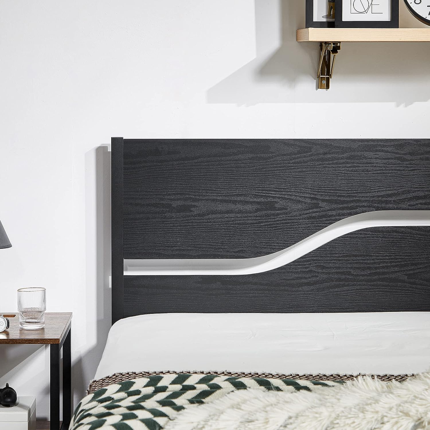 VECELO Platform Bed Frame/Mattress Foundation with Rustic Vintage Wood Headboard - VECELO