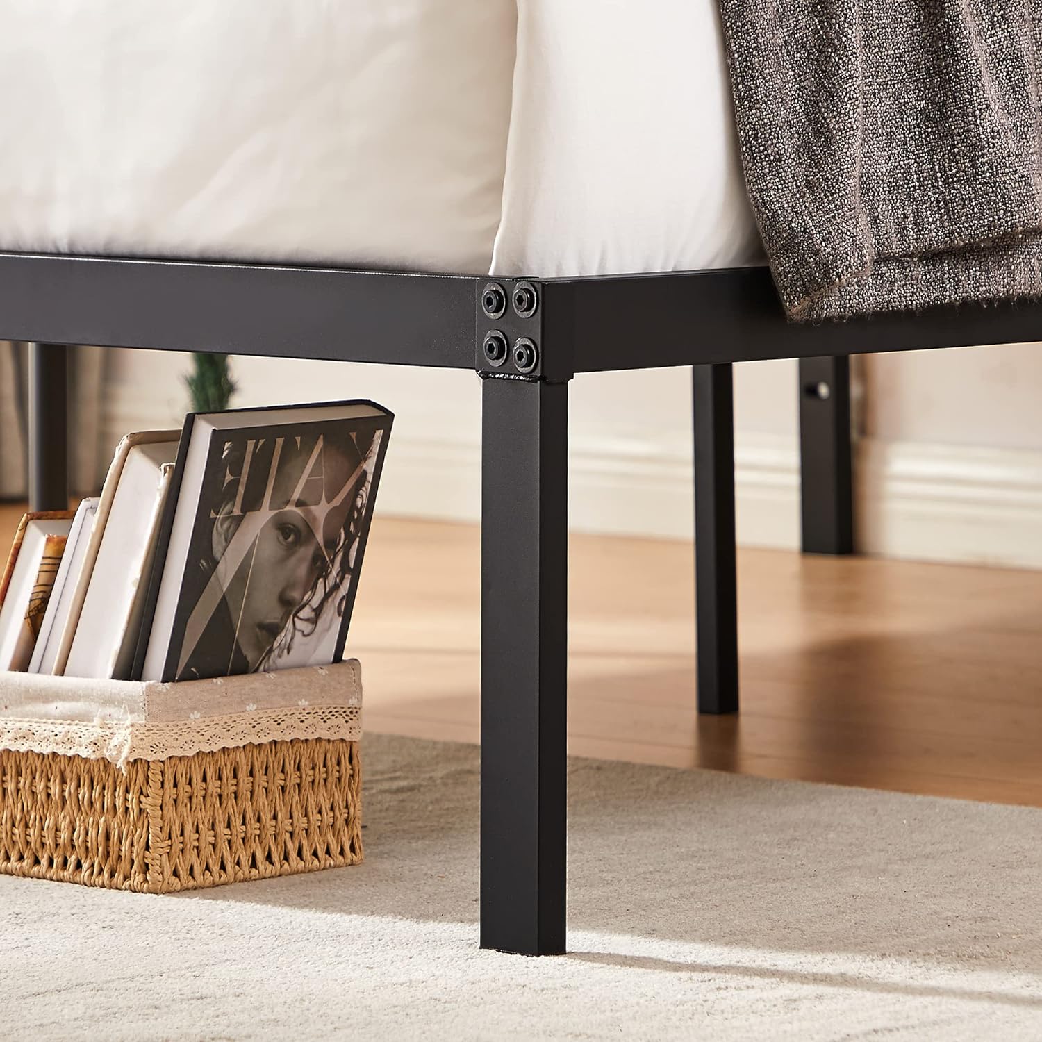VECELO Metal Platform Bed Frame Heavy Duty Steel Slat, No Box Spring Needed - VECELO