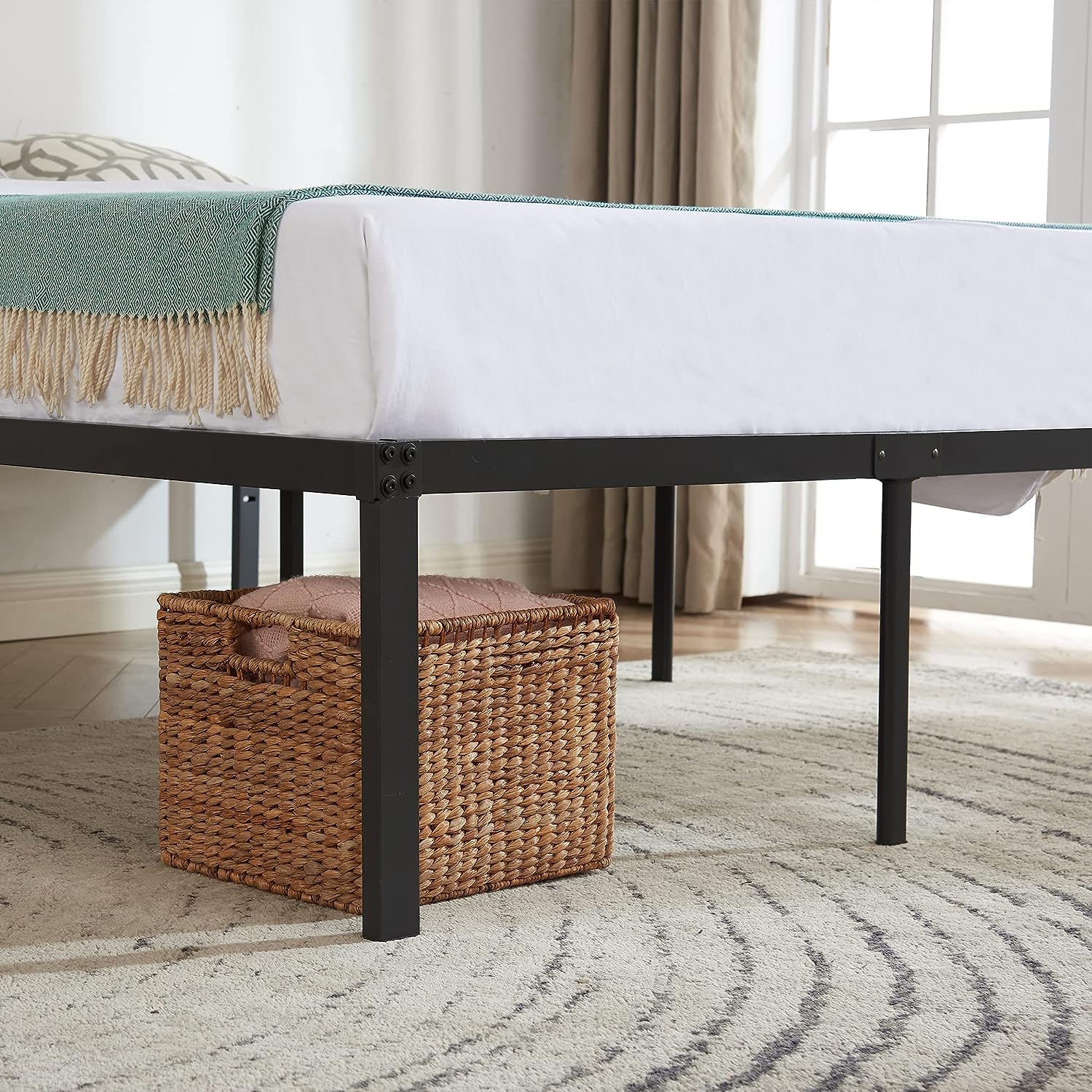 VECELO Metal Platform Bed Frame Heavy Duty Steel Slat, No Box Spring Needed - VECELO