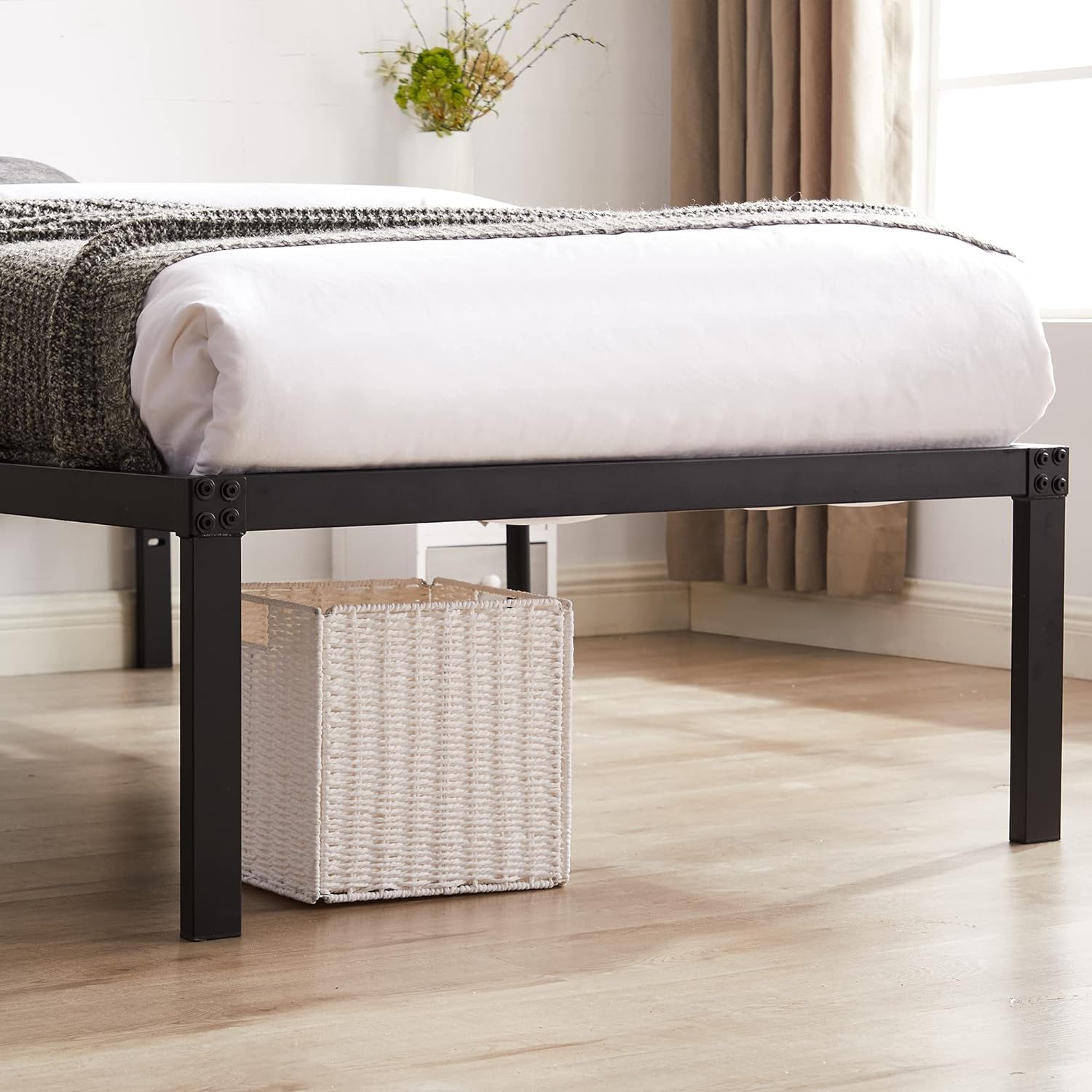 VECELO Metal Platform Bed Frame Heavy Duty Steel Slat, No Box Spring Needed - VECELO