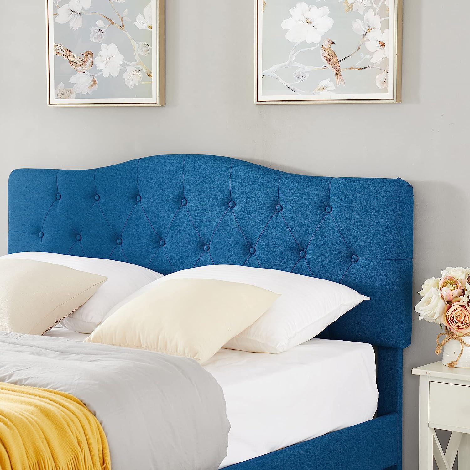 VECELO Classic Upholstered Platform Bed Frame with Diamond Stitched Cloth - VECELO