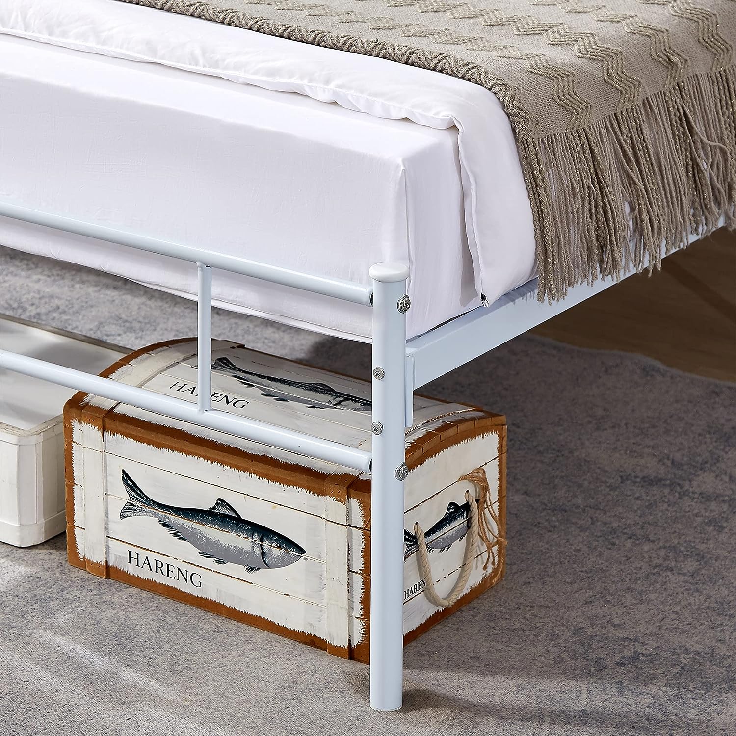 VECELO Modern Metal Bed Frame Mattress Foundation with curve headboard and Footboard - VECELO
