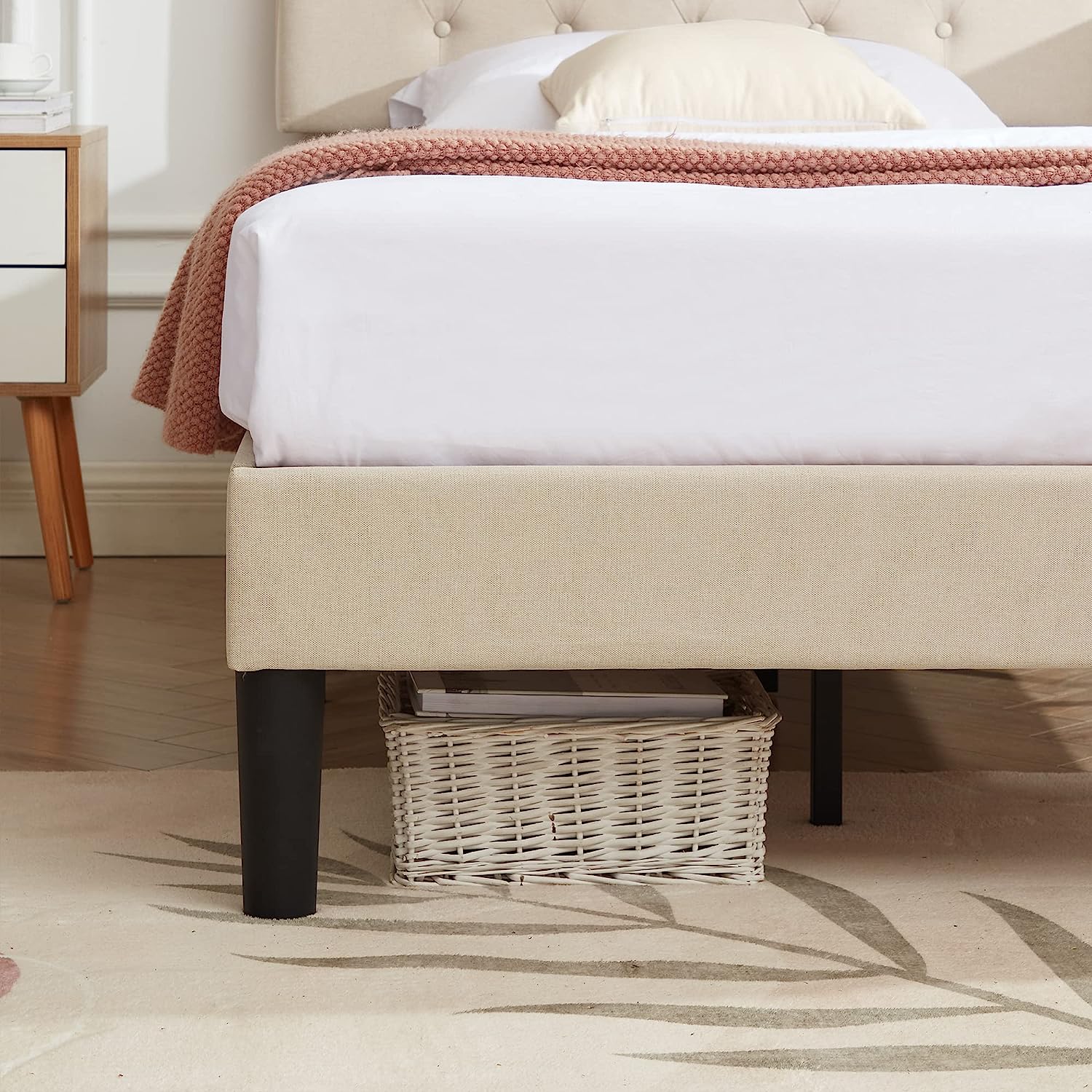 VECELO Classic Upholstered Platform Bed Frame with Diamond Stitched Cloth - VECELO