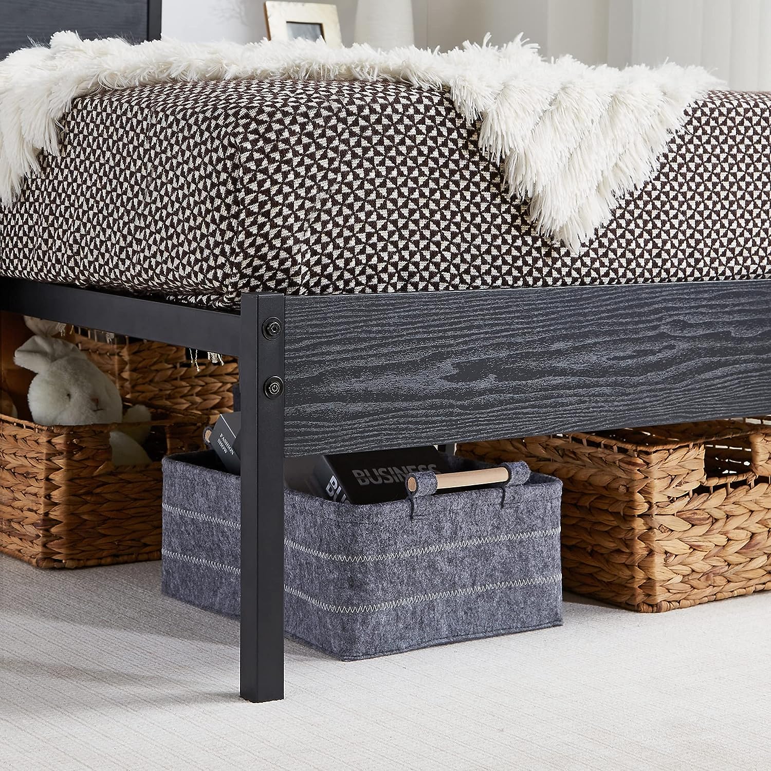 VECELO Platform Bed Frame/Mattress Foundation with Rustic Vintage Wood Headboard - VECELO