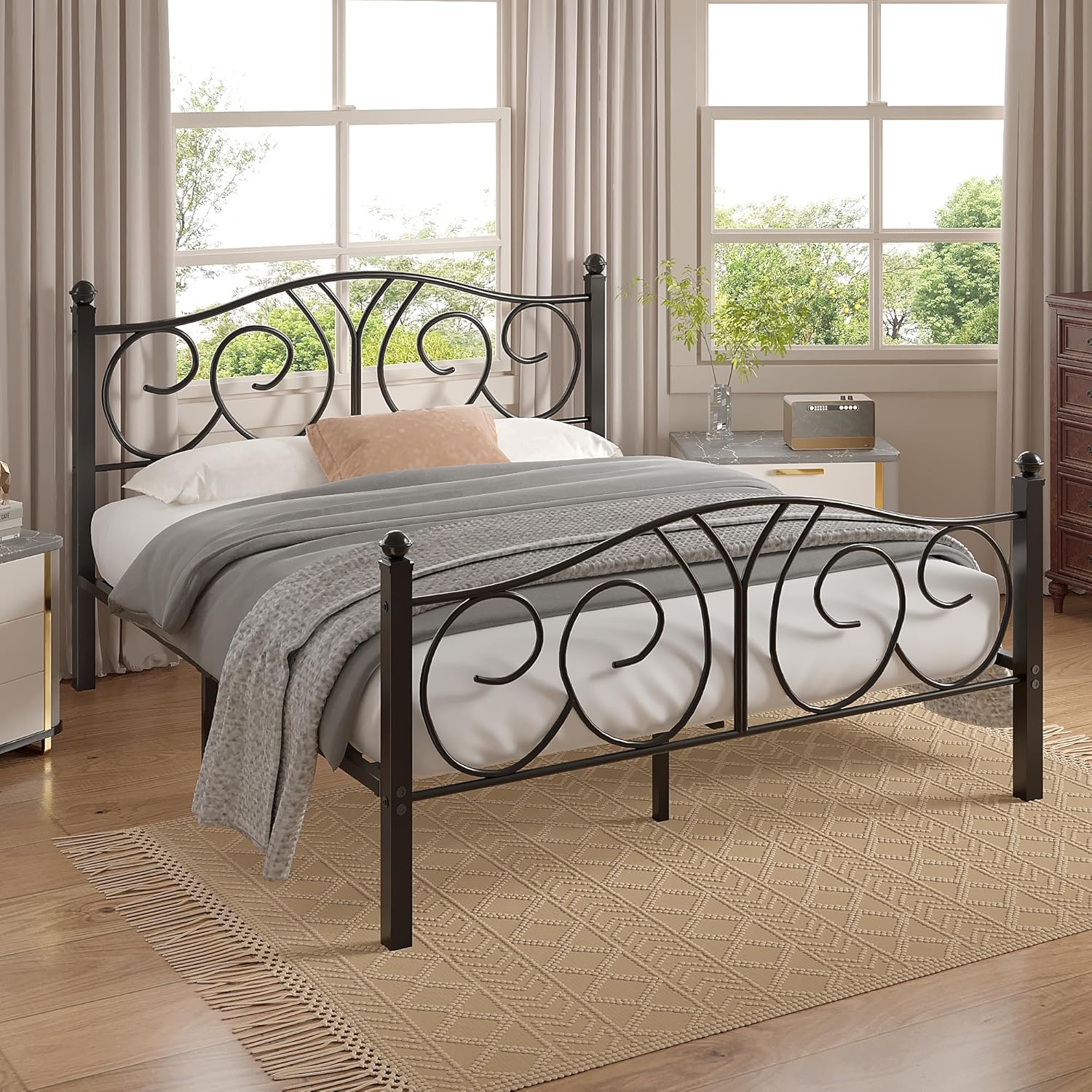 VECELO Metal Platform Bed Frame/Mattress Foundation - VECELO
