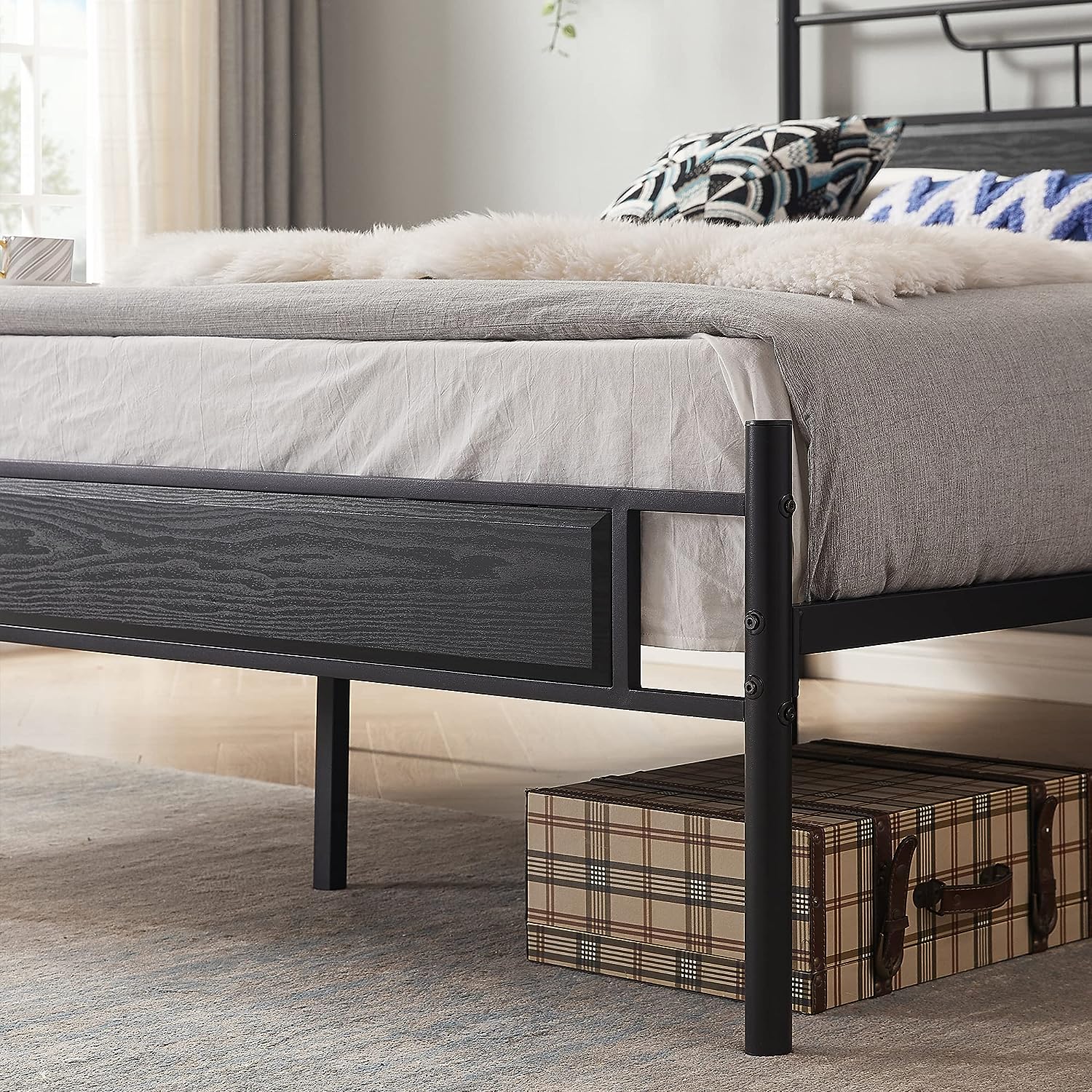 VECELO Platform Bed Frame with Wood Headboard No Box Spring Needed Heavy Duty Steel Slat - VECELO