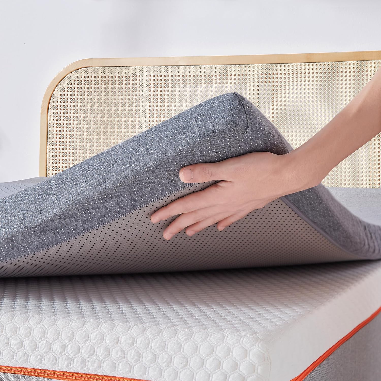 VECELO Gel Infused Memory Foam Mattress Topper Twin/Full/Queen/King Size, 2 Inch and 4 Inch Fresh Cooling Mattress Pad with Washable Cover - VECELO