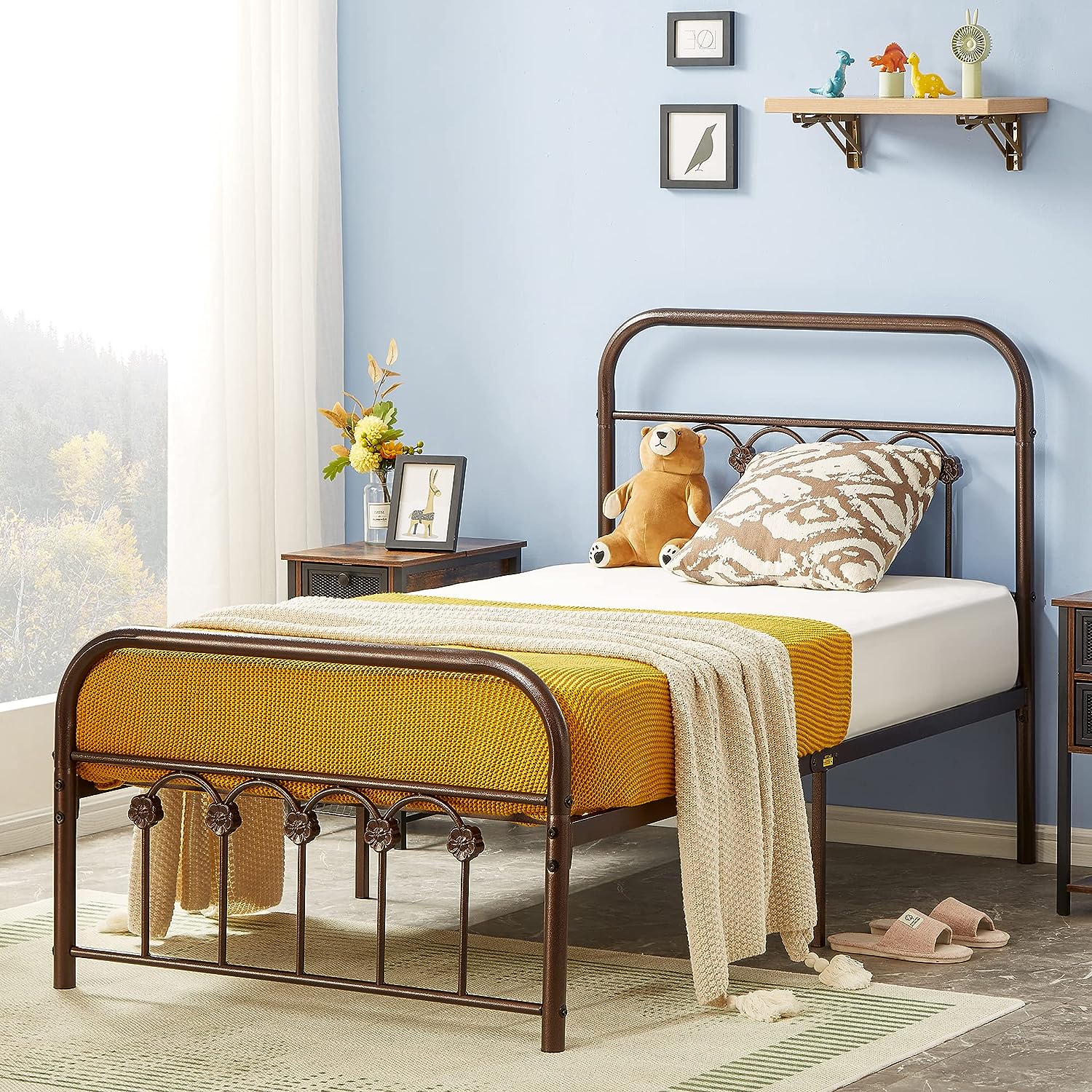 VECELO Metal Bed Frame/Mattress Foundation with Vintage Flower Headboard & Footboard - VECELO