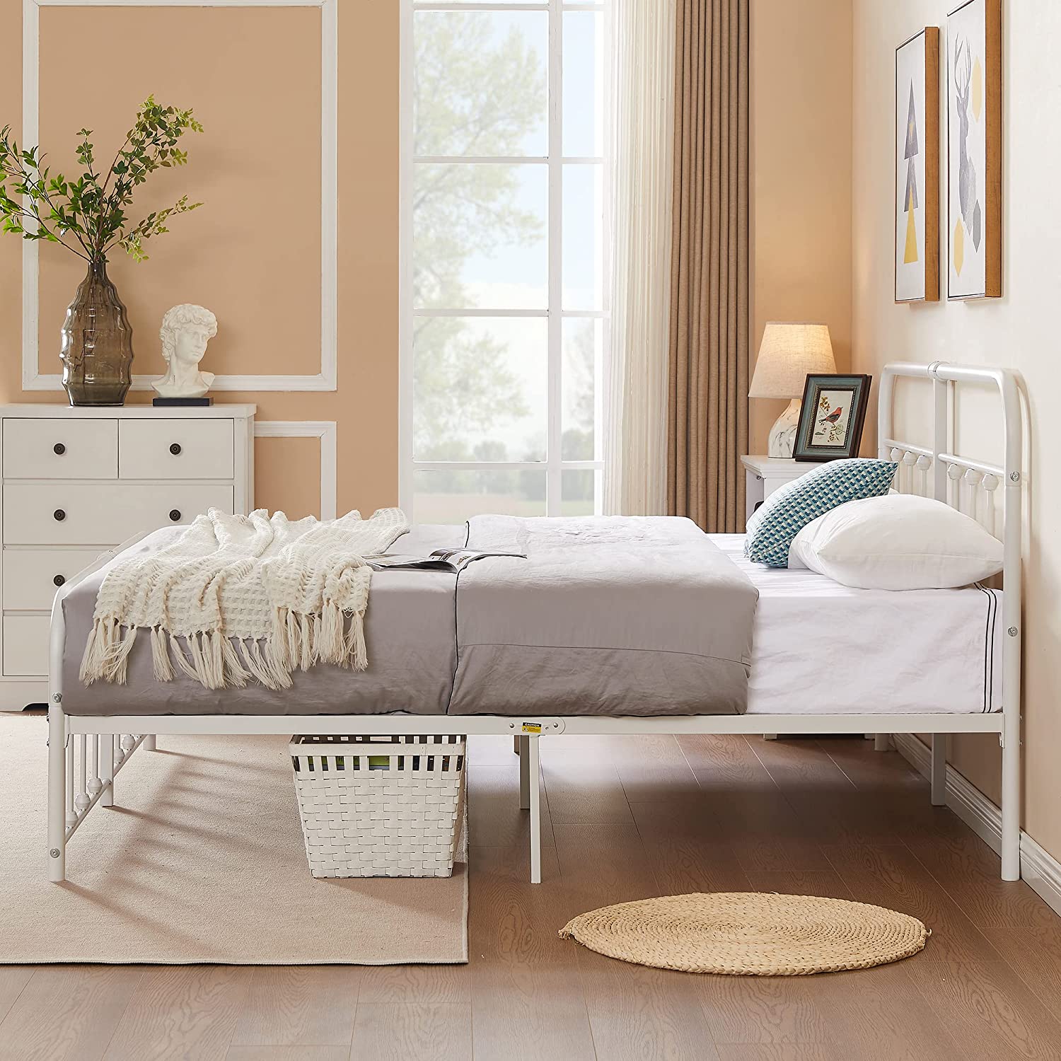 VECELO Metal Platform Bed Frame Mattress Foundation Modern&Simple Style - VECELO
