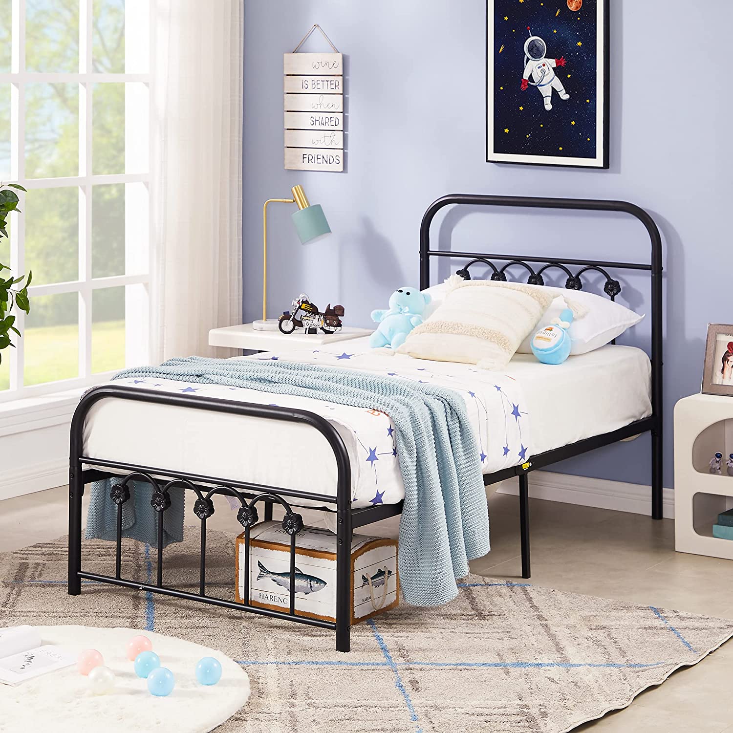 VECELO Metal Bed Frame/Mattress Foundation with Vintage Flower Headboard & Footboard - VECELO