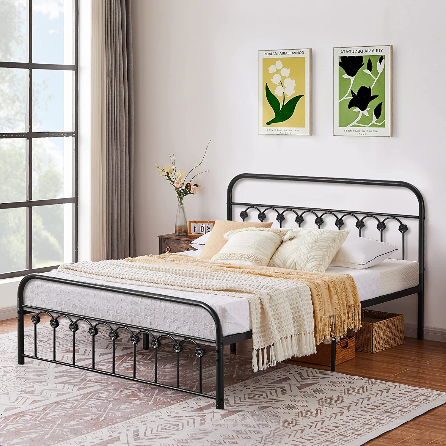 VECELO Metal Bed Frame/Mattress Foundation with Vintage Flower Headboard & Footboard - VECELO