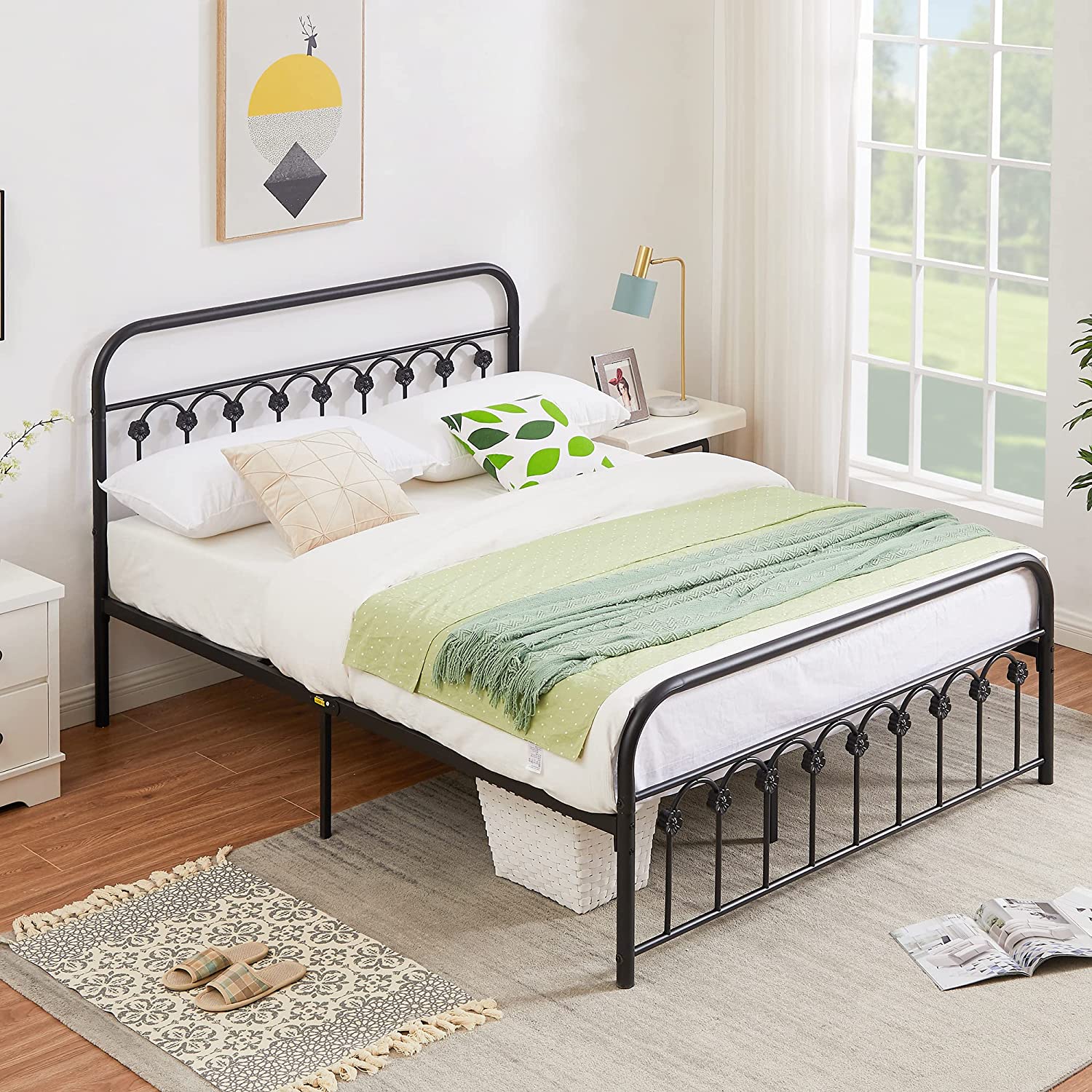 VECELO Metal Bed Frame/Mattress Foundation with Vintage Flower Headboard & Footboard - VECELO