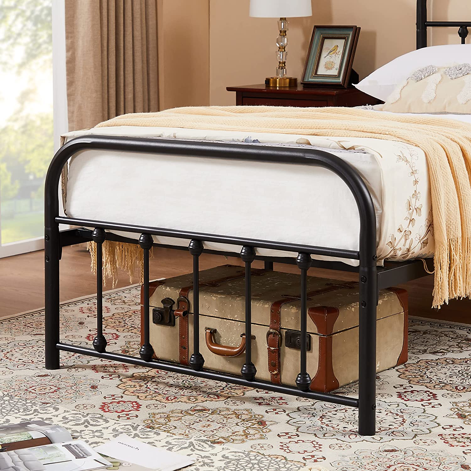 VECELO Metal Platform Bed Frame Mattress Foundation Modern&Simple Style - VECELO