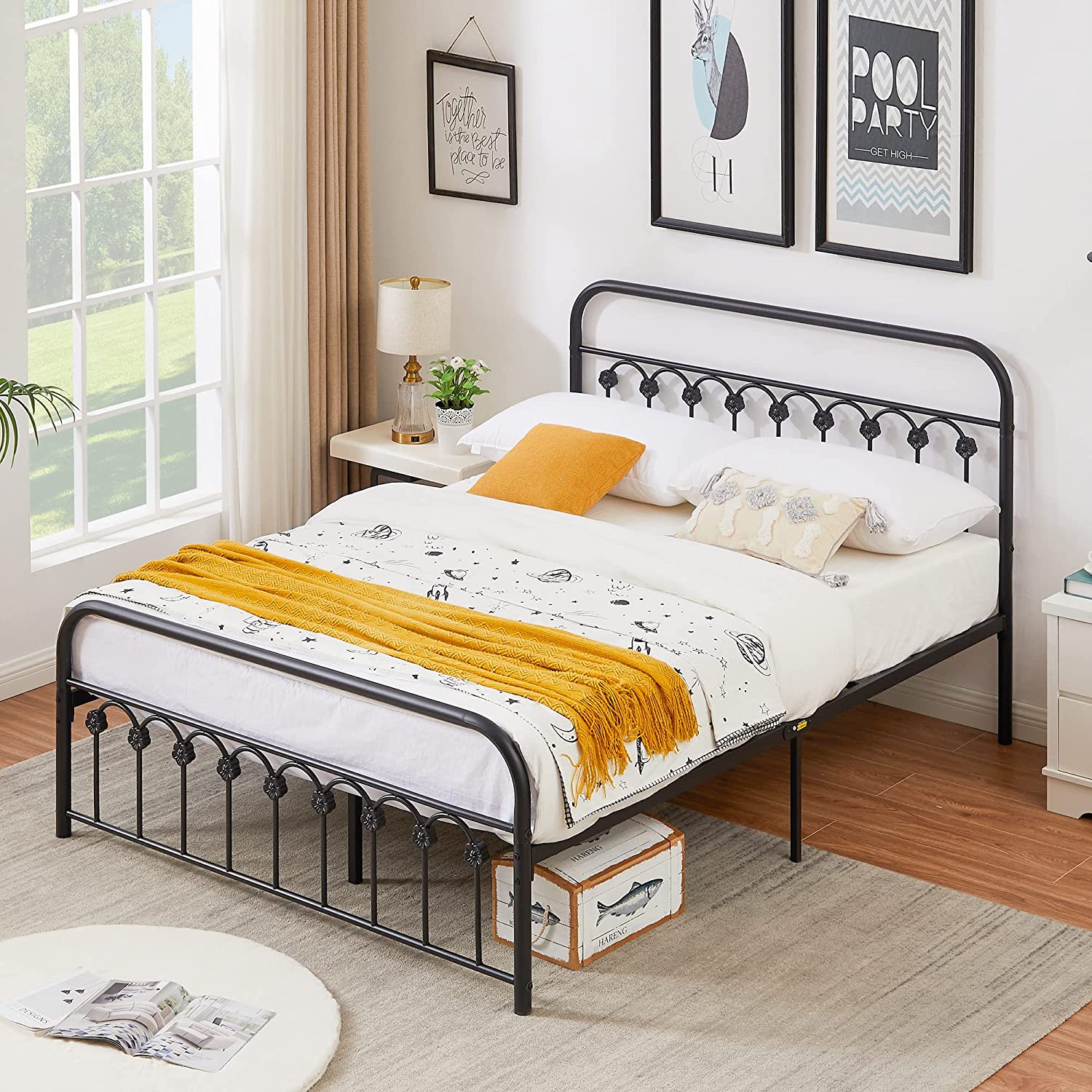 VECELO Metal Bed Frame/Mattress Foundation with Vintage Flower Headboard & Footboard - VECELO