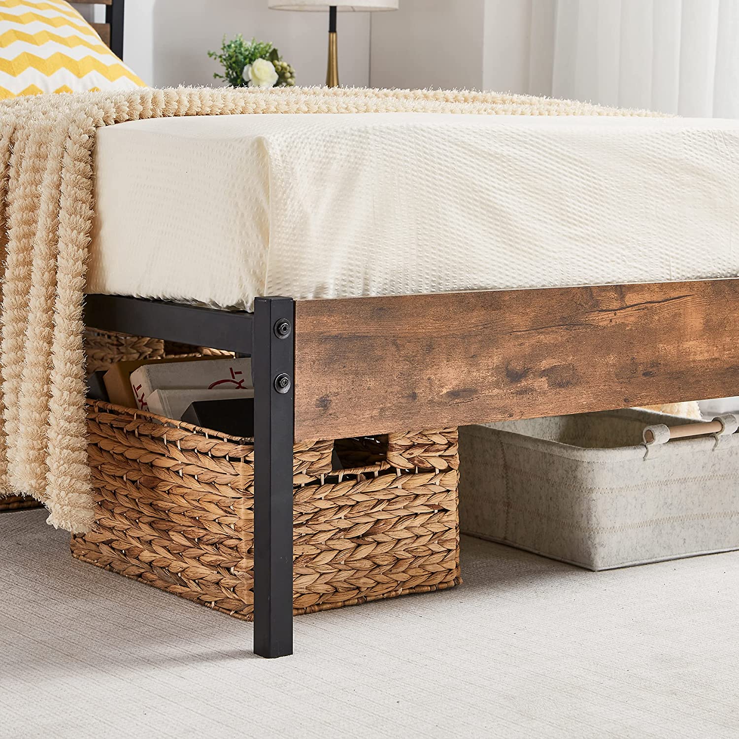 VECELO Platform Bed Frame/Mattress Foundation with Rustic Vintage Wood Headboard - VECELO