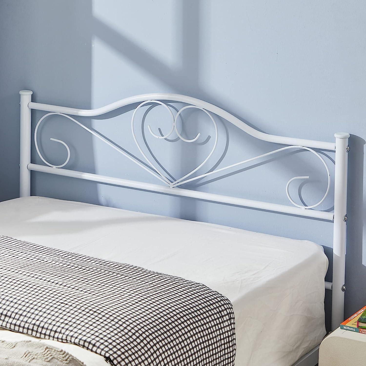 VECELO Metal Platform Bed Frame Mattress Foundation Decorative Headboard & Footboard
