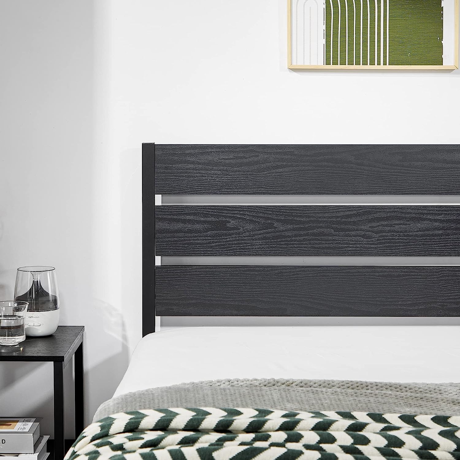 VECELO Platform Bed Frame with Rustic Vintage Wood Headboard/Strong Metal Slats Support