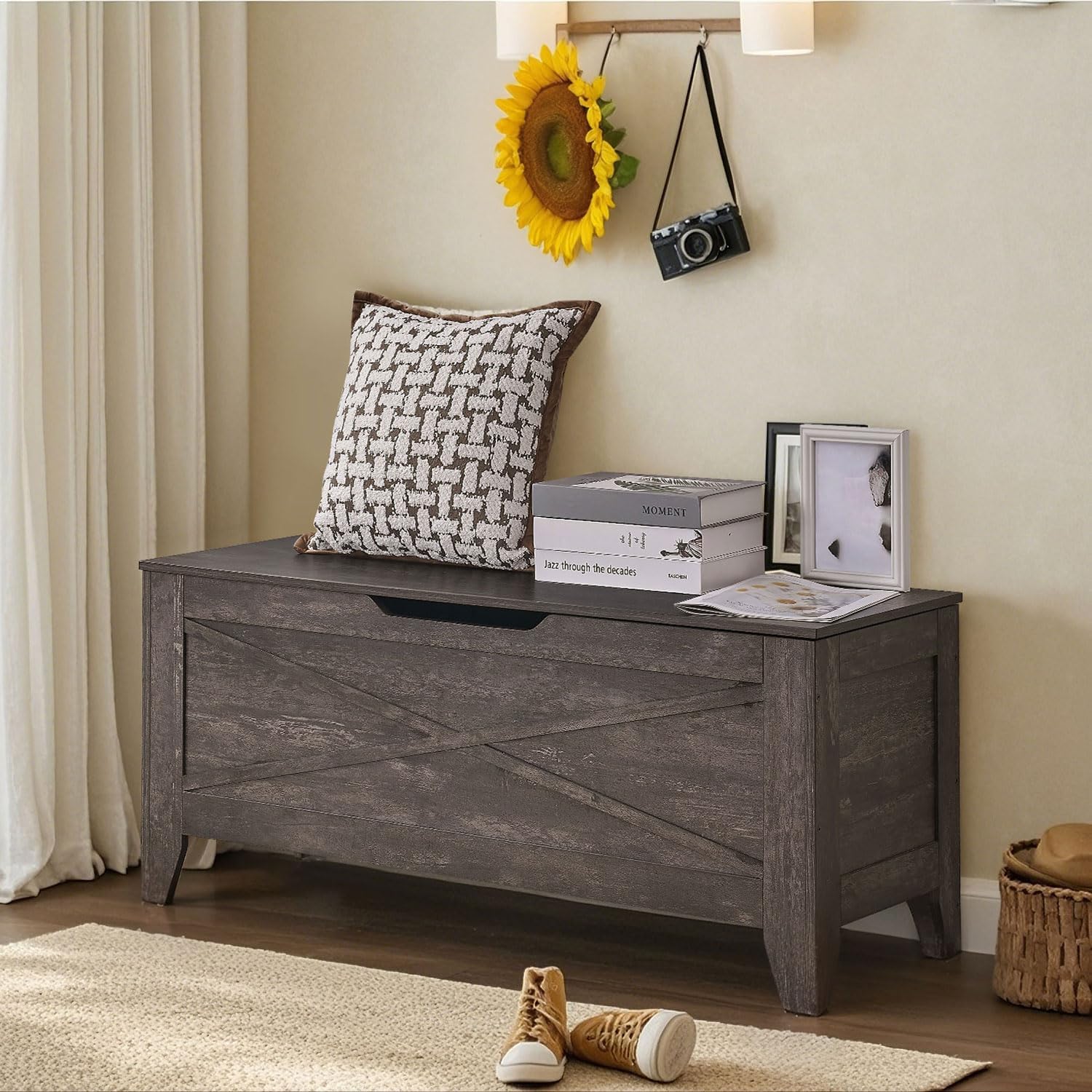 VECELO Storage Bench,43.3in Wooden Chest for Storage with Safety Hinges Wicker-Kont Mats