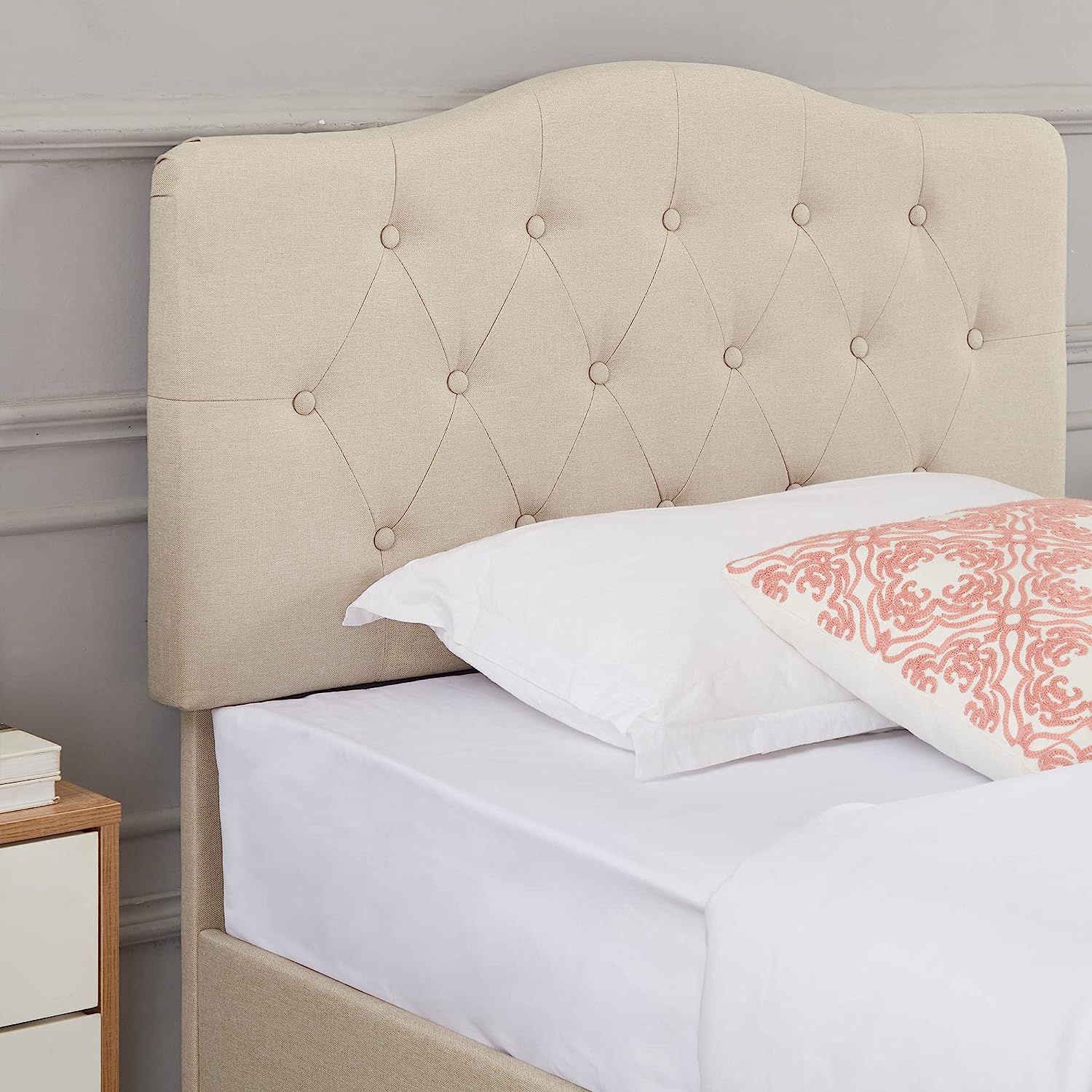 VECELO Classic Upholstered Platform Bed Frame with Diamond Stitched Cloth - VECELO