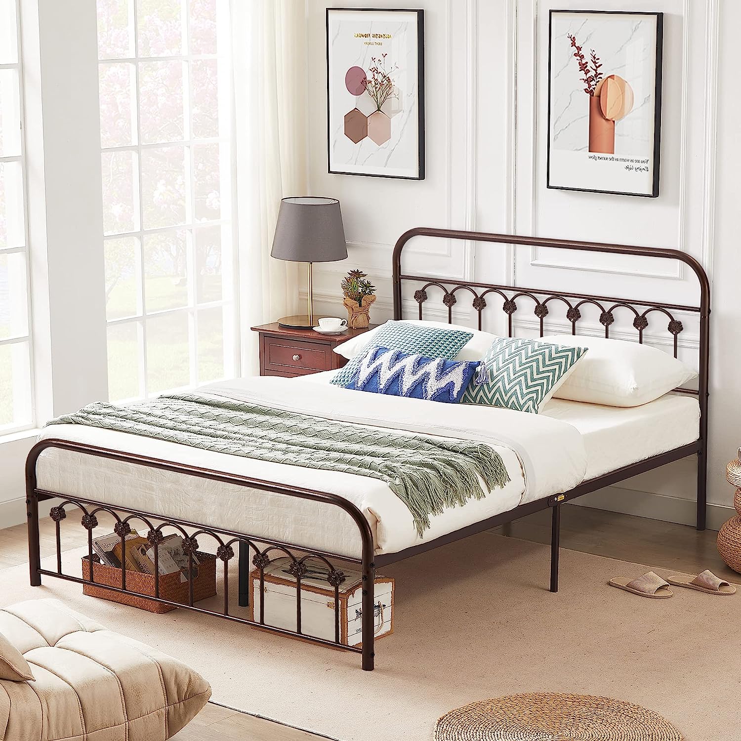 VECELO Metal Bed Frame/Mattress Foundation with Vintage Flower Headboard & Footboard