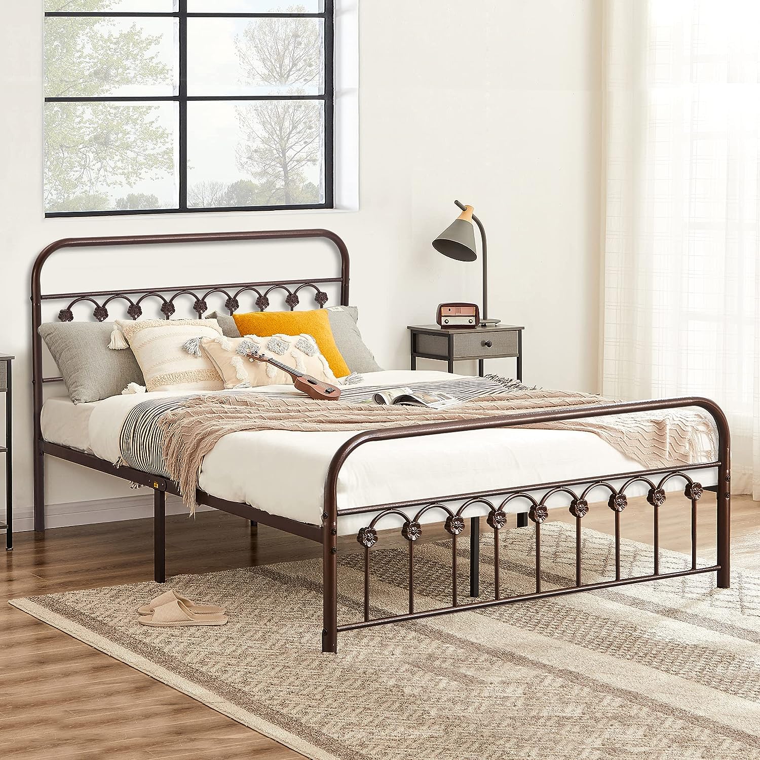 VECELO Metal Bed Frame/Mattress Foundation with Vintage Flower Headboard & Footboard