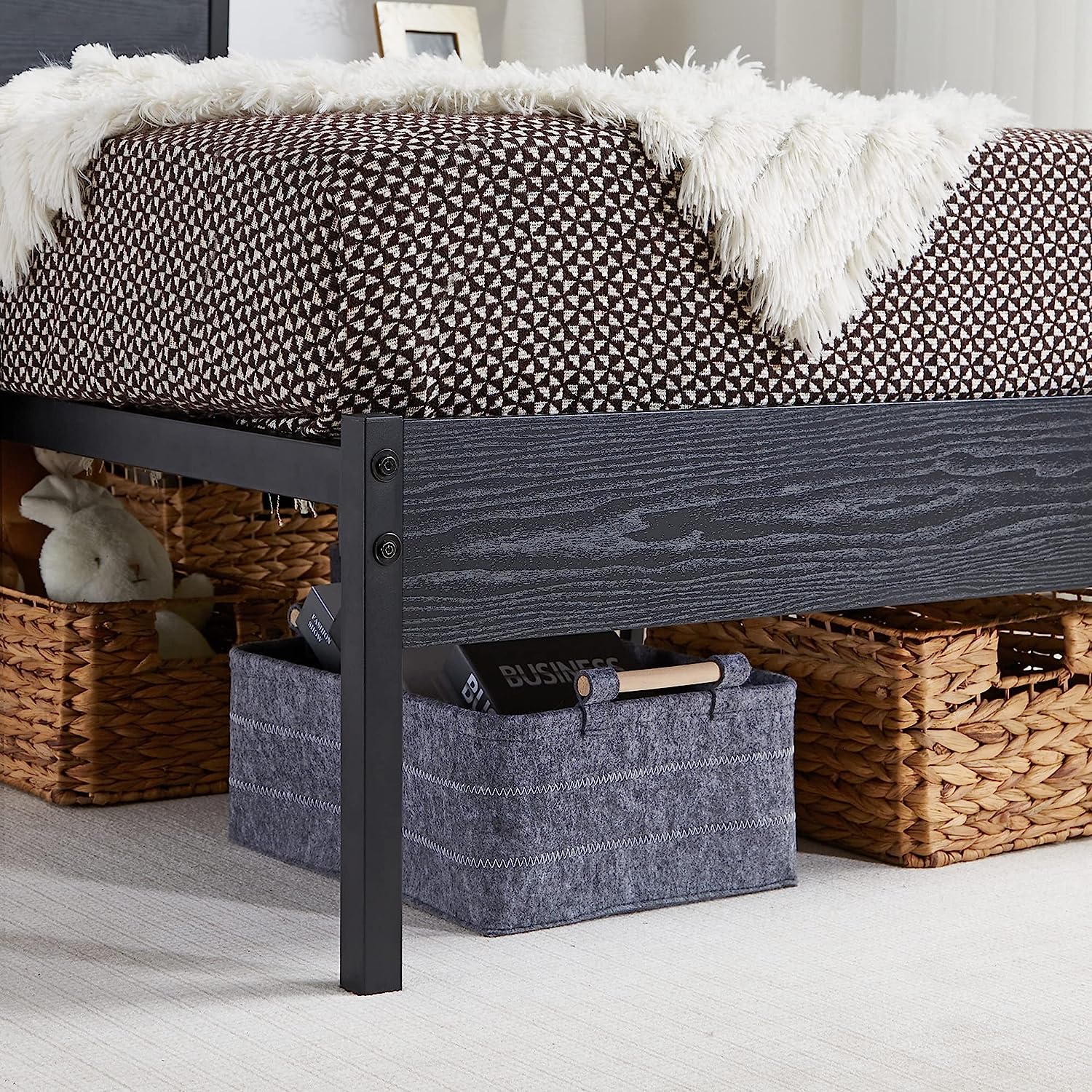 VECELO Platform Bed Frame/Mattress Foundation with Rustic Vintage Wood Headboard