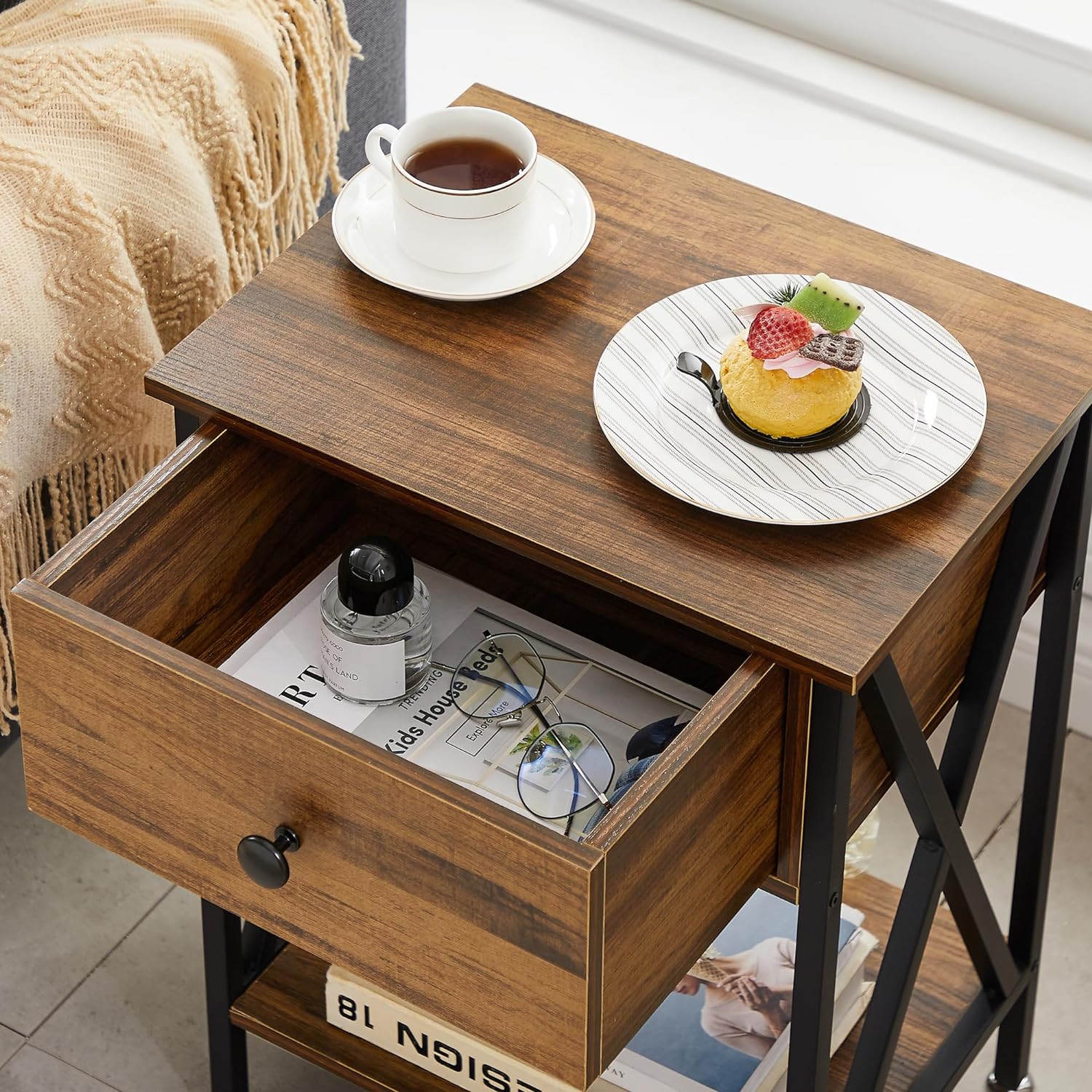 VECELO Modern Bedside End Tables with Charging Station & USB Ports, 1 Pack/2 Packs