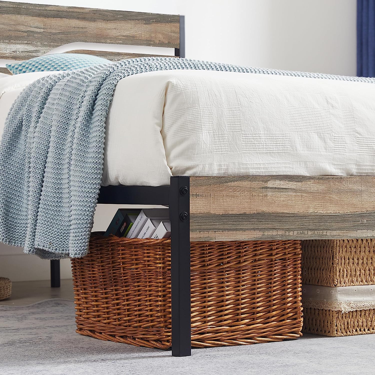 VECELO Platform Bed Frame/Mattress Foundation with Rustic Vintage Wood Headboard