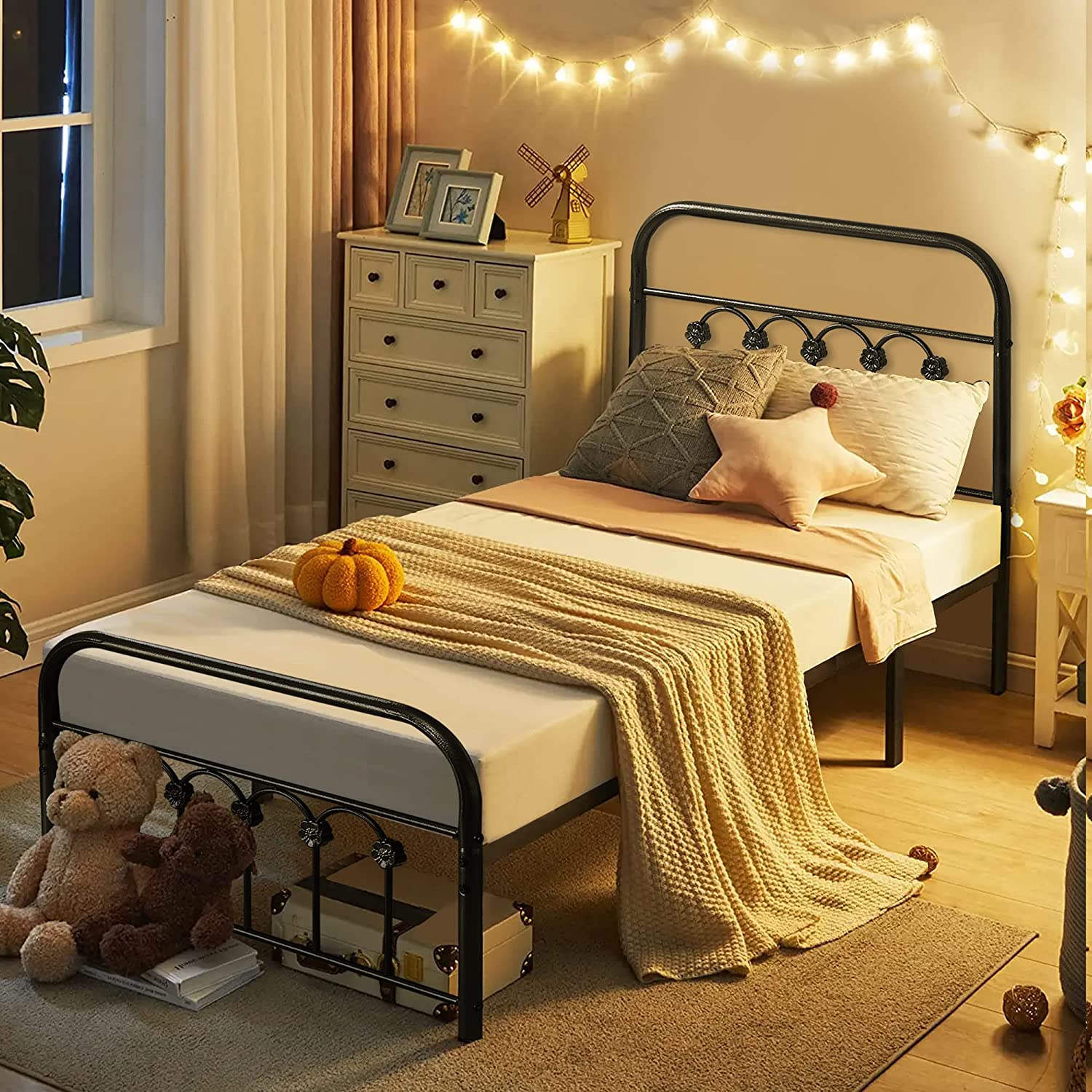 VECELO Metal Bed Frame/Mattress Foundation with Vintage Flower Headboard & Footboard