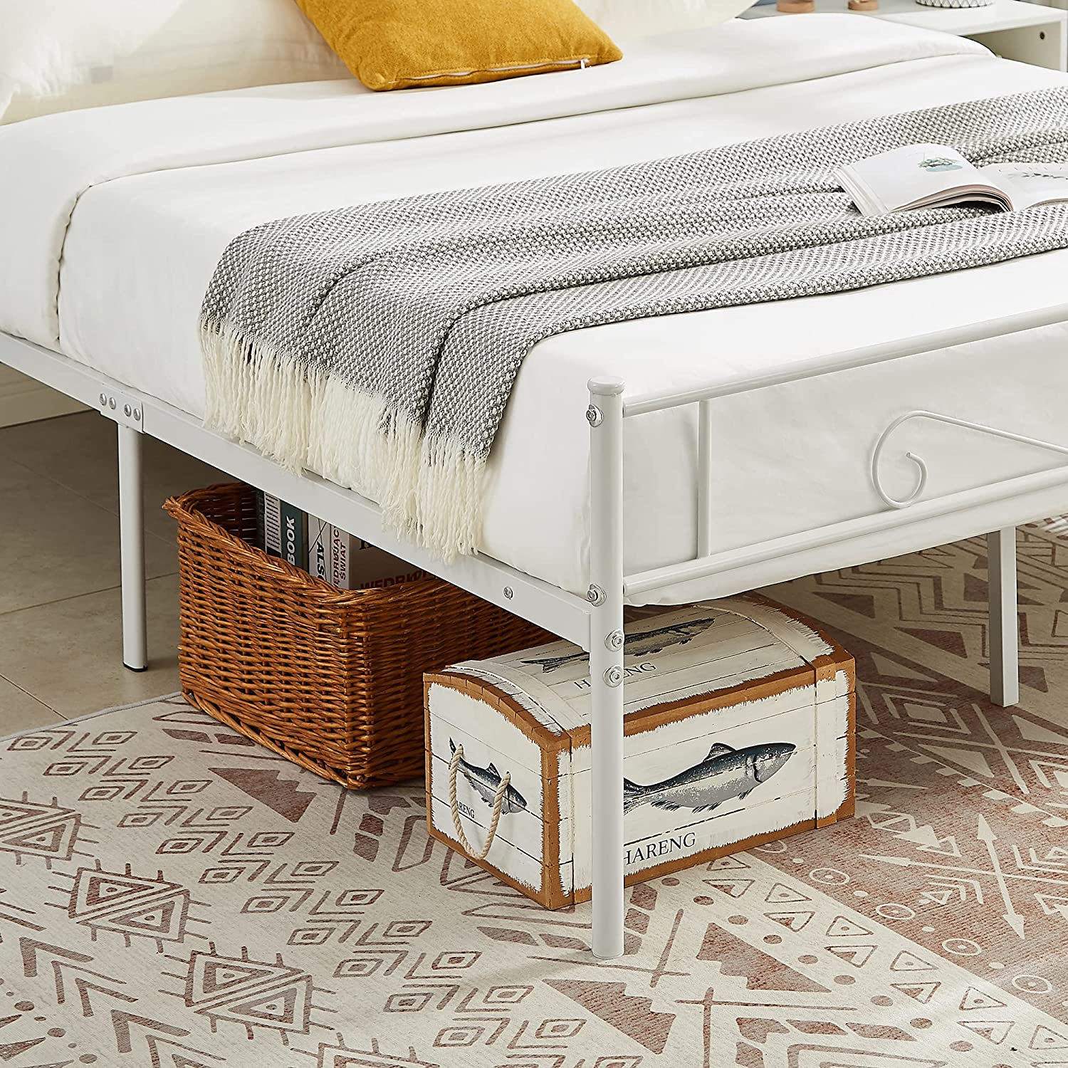 VECELO Metal Platform Bed Frame Mattress Foundation with Headboard & Footboard